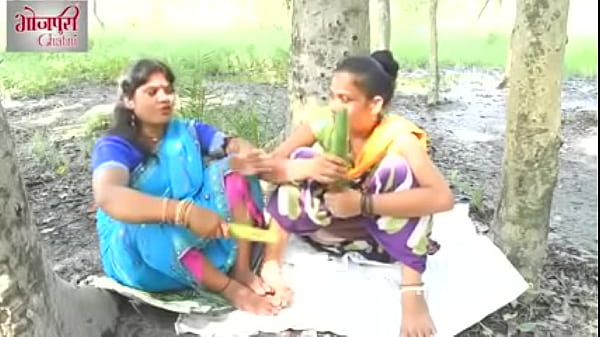 गांव की औरतें अपनी चूत में क्या डालकर अपनी प्यास बुझाती हैं, खुद ही बता रही हैं