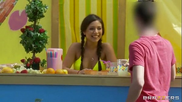 Check Out Hot Brazzers Videos On Mobile – Jynx Juice Gets Naughty In The Sun, Feeling Sexy As Hell