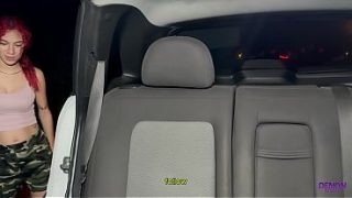 Descarada Jovencita Follada A Lo Salvaje En El Coche A Plena Luz Del Día