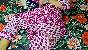 Step Mom Ki Tight Jeans Phati, Step Son Ne Uski Gili Phudi Mardi, Gand Gol Gol