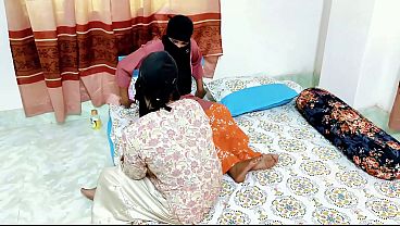 Sultry Desi Bhabhi’s Dildo Pleasure Session