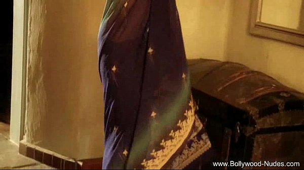 Desi Babe Flashes A Teasing Smile That Melts Your Soul.