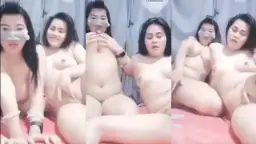 Dua Cewek Amoy Saling Jilat Dan Colok Memek Basah.