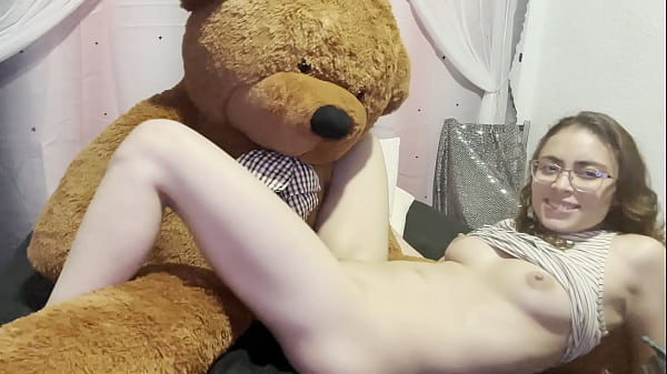 Rossmexicana Se Viene Bien Rico Con Su Oso Sabroso Y Puros Dildos Enormes…