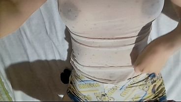 India Enseña Sus Tetas Jugosas Y Su Coño Mojado