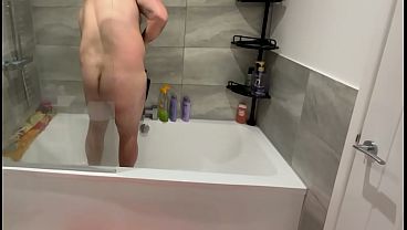 I Asked My Stepmom For A Towel, But She Started Sucking Me Instead, So I Fucked Her Right After.