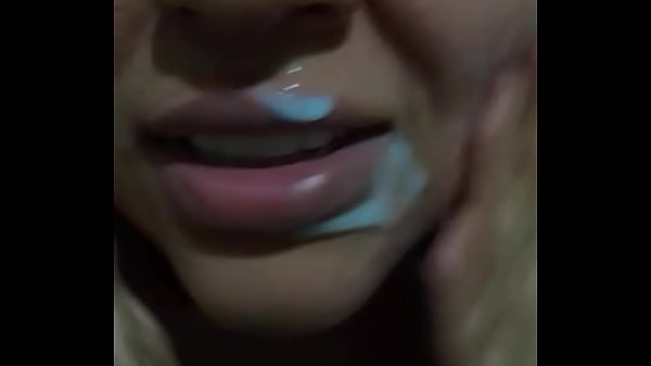 Culona Provoca A Los Amigos De Su Novio Con Su Culo, Se La Parten En El Anal Casero Sin Piedad