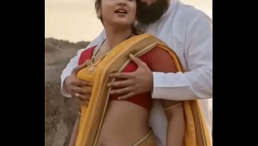 Desi Bhabhi Ki Saree Utar Ke Chuchiyon Ko Dabake Pyar Kiya