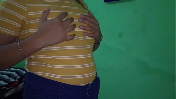 Indian Desi Girl Shoves Vibrator Deep Into Her Thick, Juicy Ass