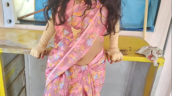 कामवाली बाई और मकान मालिक की चरम देसी रात, जोश भरी चुदाई