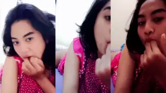 Wondergurl’s Pink Daster, Sange Emut Jari – Ready To Let Those Fingers Slide