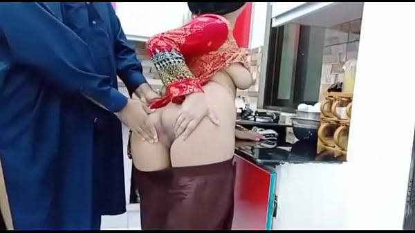 Real Pakistani Hot Wife Gets Her Ass Fucked In The Kitchen While Cooking, Dirty Hindi Moans