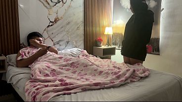Meto Mi Verga Bien Duro En El Coño Caliente De Mi Hermanastra Latina Cachonda, A Cambio De Que Ella Pueda Dormir En Mi Cuarto De Hotel