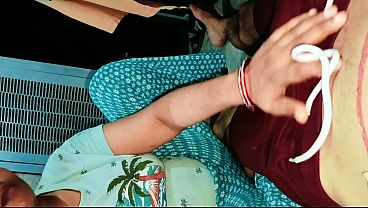 Desi Bhabhi Ki Tight Chut Ki Chudai, Saaf Hindi Mein Moan Karte Hue Orgasm – Bhabhi Lambi Lund Pe Uchal Rahi Hai