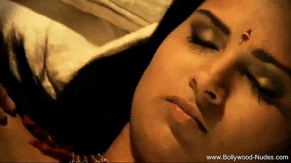 Gorgeous Bollywood India Milf, Ready To Make You Lose Control
