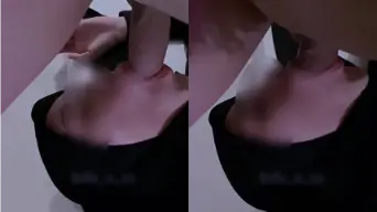 Hijab Hitam Ngemut Ganas Di Toilet, Bibir Merah Basah Mengulum Penuh Nafsu.