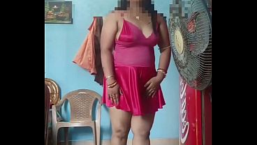 Indian Desi Stepmom Giving That Seductive, Horny Welcome
