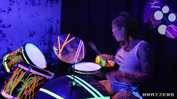 Bang That Drummer Hard / Brazzers’ Full Xxx Trailer From Zzfull.com/drumm